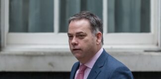 BM – Problemet e Sunak rriten pasi një ligjvënës tjetër jep dorëheqjen brenda 24 orëve