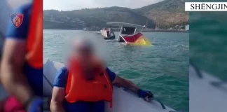 Era i përmbysi varkën me vela në det, shpëtohet turisti italian në Shëngjin