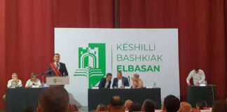 Gledian Llatja bën betimin në mandatin e tij të dytë në krye të Bashkisë Elbasan.