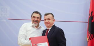 Ceremonia në Ministrinë e Brendshme, Bledi Çuçi i kalon stafetën Taulant Ballës