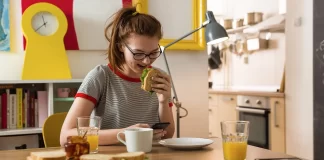 Lajm i keq për ata që hanë mëngjes pas orës 9, ja nga çfarë sëmundje metabolike rrezikoheni