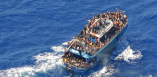 Roja bregdetare greke “u bëri presion” të mbijetuarve në varkën me emigrantë që të heshtnin