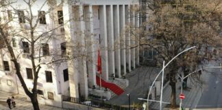 Përfshihet nga flakët një lokal që ndodhej në katin e katërt të Gjykatës së Lartë në Tiranë