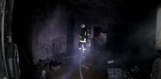 Përfshihet nga flakët një banesë, brenda ndodhej e gjithë familja