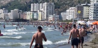 Rrezikon të mbytet pushuesja nga Kosova në Shëngjin