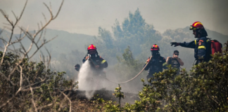 Alarm i kategorisë 5 në Greqi, shpërthime të shumta zjarri në Korfuz dhe Rodos