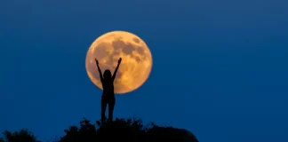 Lidhja misterioze e njeriut me Hënën! A ndikon në shëndetin tonë fizik dhe mendor?