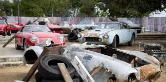 Ferrari i djegur i vitit 1954 shitet për 2 milionë dollarë në ankand!