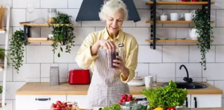 Menopauza, dieta që frenon afshet e nxehta dhe ul peshën/ Po aq efektive sa terapia hormonale