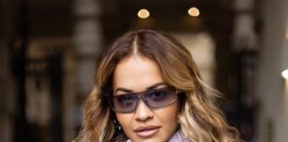 Të gjithë sytë nga Rita Ora! Me një buqetë lule në dorë ylli duket super stil rrugëve të Italisë