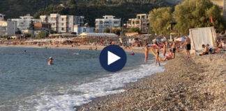 Plazhi i shtatorit/ Edhe Himara është plot me pushues të huaj
