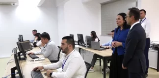 “Siguria kibernetike në Shqipëri, në të njëjtin nivel me shtetet e fuqishme”/ Balluku në Qendrën Operacionale të Sigurisë Kibernetike