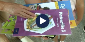 Shpërndarja e librave të rinj falas, mësuesit: Duhet të përfshihen edhe klasat e katërta dhe të pesta