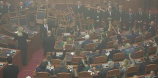 Tymueset në Kuvend, PS kërkon masë disiplinore për tre deputetë të opozitës