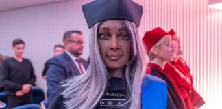 Njihuni me robotin që mendon se është më i mirë se Elon Musk