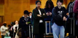 Festa e Falënderimeve rikthehen dyndjet në aeroporte e rrugë