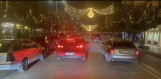 PARKIMI “DYSH”, MAKINA INTELIGJENTE IDENTIFIKON SHKELËSIT (Video)