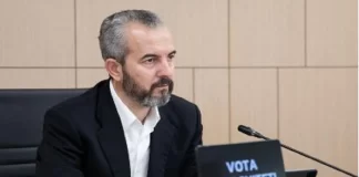 Celibashi letër kryetarëve të partive dhe Komisionit Ad-Hoc të Reformës Zgjedhore: Nuk ka votim të marrëveshjes së emigrantëve nëse…