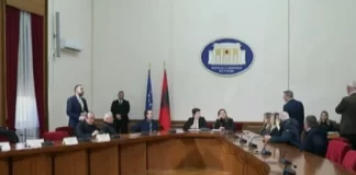 “Po bllokojnë Kuvendin dhe Komisionin e Reformës Zgjedhore”, PS kërkon masë disiplinore për 19 deputetë të opozitës