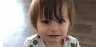 E rëndë! 2-vjeçari vdes nga uria pranë babait të vdekur