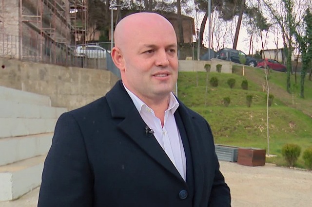 cdfe1023d9d447f1bec5b5058d72a21a