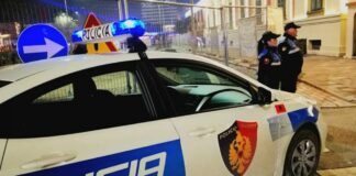 Përndiqte 25-vjeçaren duke i hapur profile false me përmbajtje denigruese në rrjete sociale, arrestohet autori