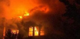 Banesa e 60-vjeçarit përfshihet nga flakët në Elbasan, shkak dyshohet një shkëndijë në oxhak