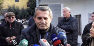 ELBASAN, PROTESTOJNË AUTOSHKOLLAT KUNDËR RRITJES SË ÇMIMEVE PËR PATENTA