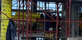 Shkoi të përshëndeste kolegët dhe bie nga skela, shqiptari humb jetën tragjikisht në Itali