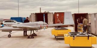 FOTOT/ Të njohur për efikasitetin dhe teknologjinë e avancuar, mbërrijnë në Shqipëri dronët “Bayraktar”