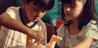 Përfitimet e lojës me kukulla, pse mund të jetë e mirë edhe për djemtë!