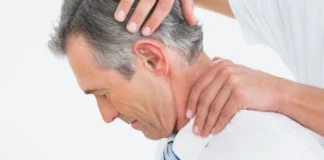 Kërcitja e qafës mund të kthehet në një rrezik për jetën, mjekët paralajmërojnë!