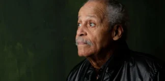 Astronauti i parë me ngjyrë prek hapësirën në moshën 90-vjeçare!