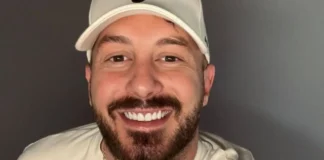 “Gjithmonë për njëri-tjetrin”, Romeo Veshaj pushon në jug, poston foto me…