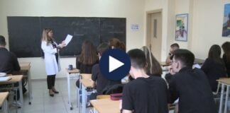 2 mijë maturantë më pak! Bie ndjeshëm numri i nxënësve në shkolla për çdo vit