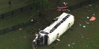 Aksident i rëndë në Florida, rrëzohet një autobus! Tetë të vdekur e dhjetëra të plagosur