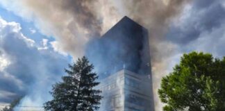 Zjarr i madh në bllokun e zyrave në Moskë! Humbin jetën tetë persona, dy prej tyre u hodhën nga dritaret