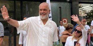 Kryeministrja Georgia Meloni sot në Shqipëri, viziton qendrën e emigrantëve në Shëngjin dhe Gjadër (Agjenda)