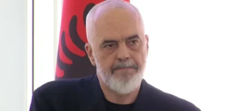 “Nuk jemi vend i BE-së, po jemi një vend evropian”/ Rama shpjegon ç’do të ndodhë me emigrantët që do të refuzohen nga Italia: Janë 300 vende