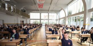 Matura Shtetërore 2024, rreth 28 mijë nxënës testohen sot në provimin e gjuhës së huaj