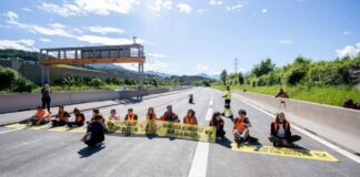 Aktivistët e klimës paralizojnë aeroportet në Gjermani