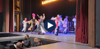 Festivali i komedisë/ Kokofest mblodhi trupat teatrore nga shumë qytete të vendit, por edhe Kosova dhe Greqia