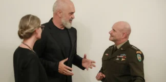 Komandanti i Forcave Amerikane në Europë takohet me Ramën, Ambasada e SHBA: U theksuan lidhjet e forta në fushën e mbrojtjes mes dy vendeve