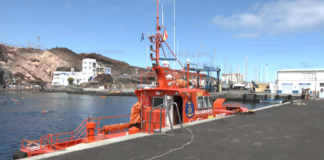 Përmbysja e barkës së emigrantëve pranë ishujve spanjollë lë 9 të vdekur e dhjetra të humbur (fotot)