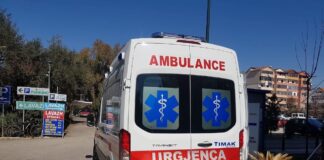 Aksident i rëndë, humbin jetën burrë e grua, plagoset e vajza e tyre