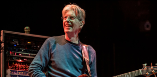 Shuhet legjenda e “The Greatful Dead”, Phil Lesh ndërron jetë në moshën 84-vjeçare