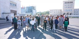 Krijohet biblioteka e parë audiodigjitale, Rama: Përmbush nevojat për më shumë dije për nxënësit me vështirësi të shikimit