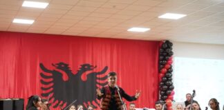 Elbasan, talentet e “Onufrit”, japin shfaqen e parë në ambientet e rikonstruktuara. Shkolla vazhdon të nxjerrë artistë