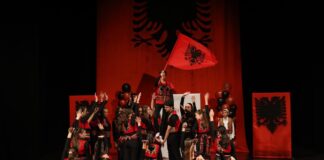 Festat e nëntorit/ Kryebashkiaku Llatja: Nxënësit e shkollës “Abdyl Paralloi” na dhuruan emocione