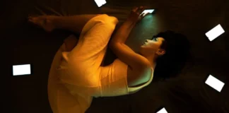 Si rrjetet sociale po na bëjnë më të vetmuar dhe më të trishtuar…